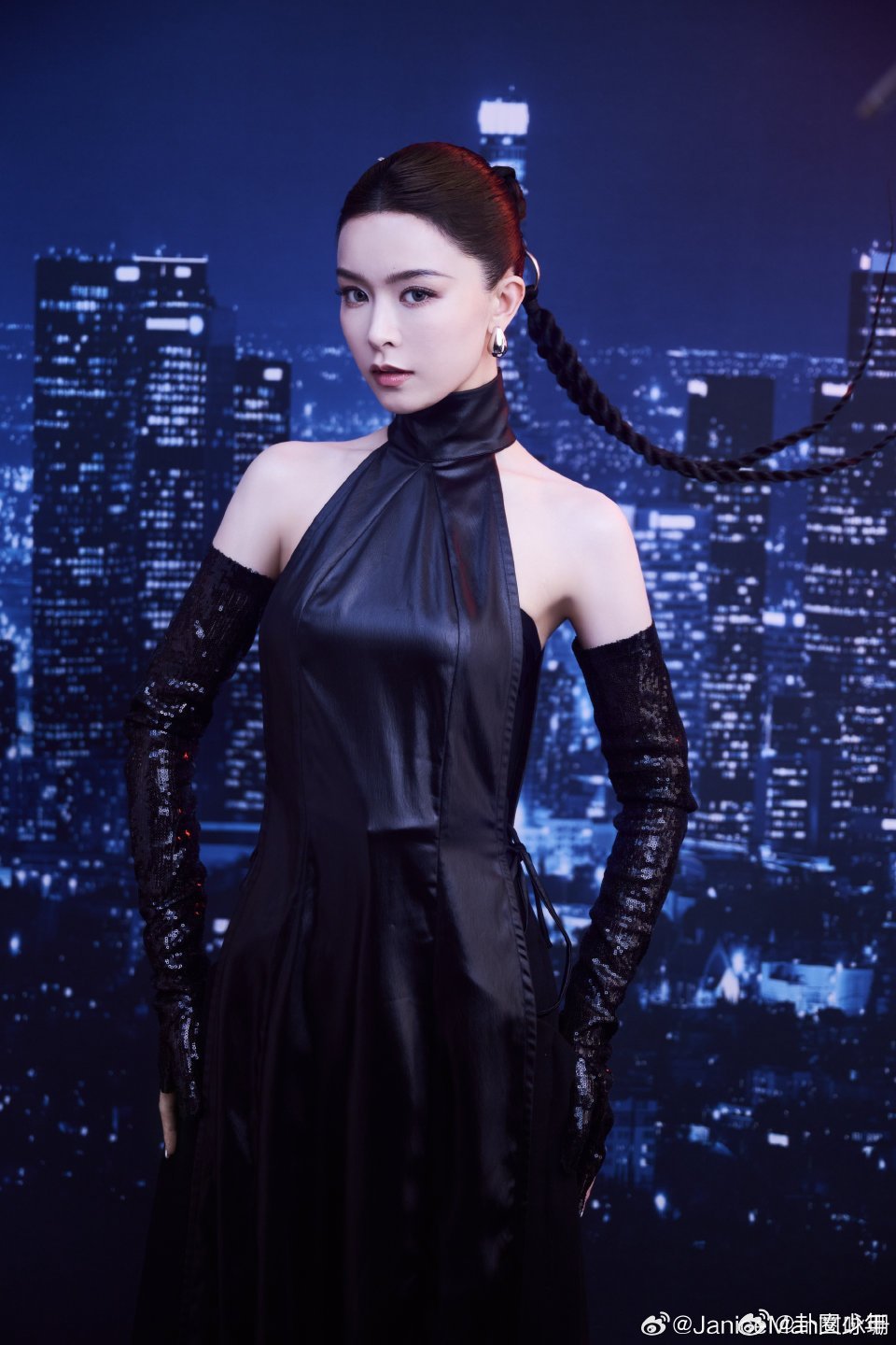 文咏珊麻花辫文咏珊麻花辫清纯又精致，自带氛围感，每一帧都惊艳 