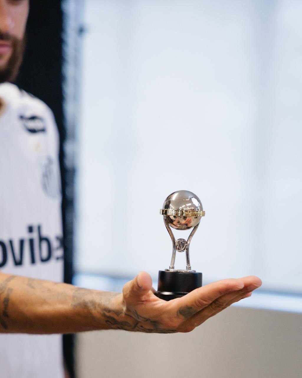 neymar 【官网更新】身披永恒荣光，向着冠军奖杯前行🏆内马尔