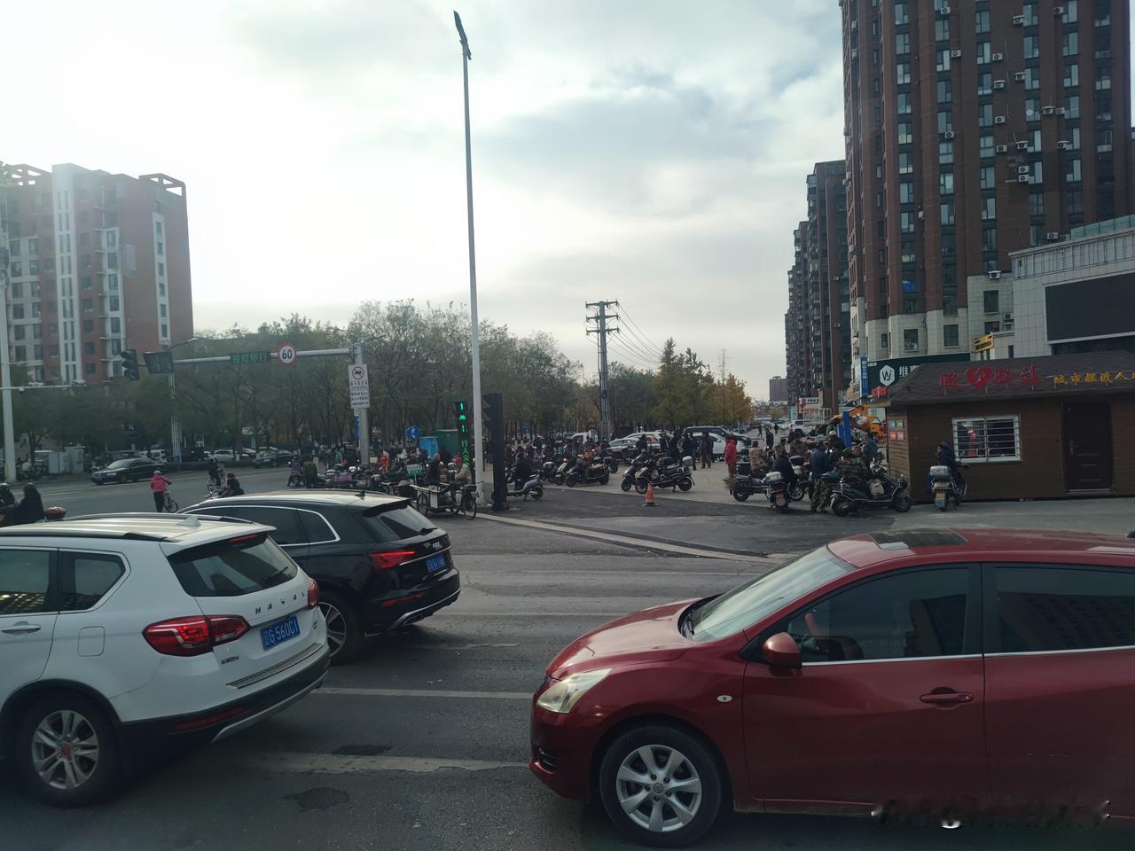 经济好不好看看零工市场就知道了？有多少人还不知道锦州最大的零工市场在哪里？前几年