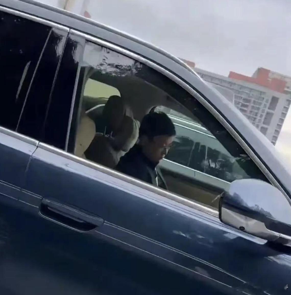 内涵余承东？蔚来：开我们的车没机会在辅助驾驶时睡觉昨日，“余承东 开车睡觉”的话