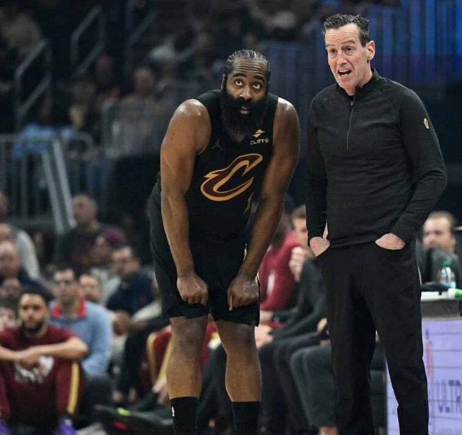 哈登预计降薪续约骑士
 
NBA赛场再传新消息，据知名记者报道，哈登大概率跳出现
