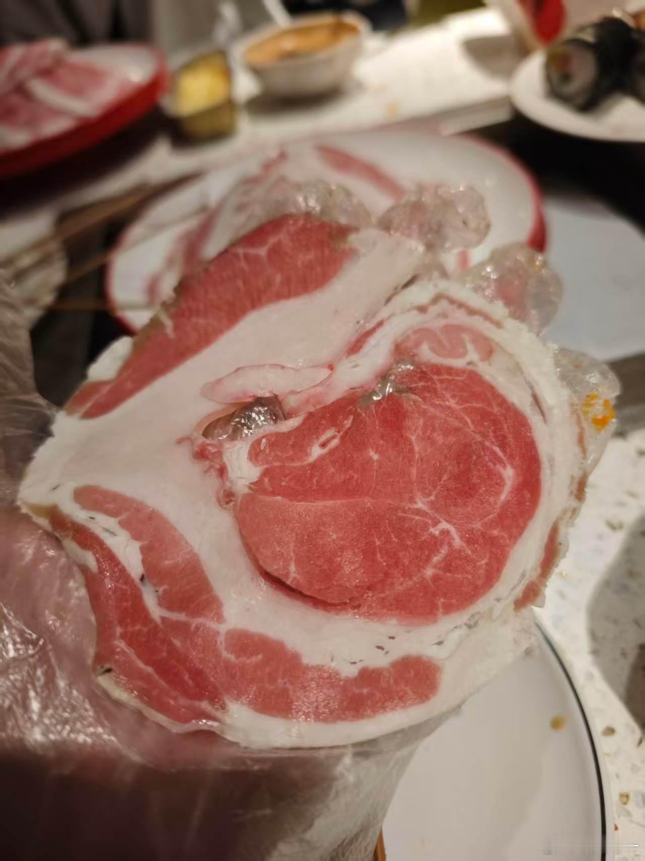 合成肉吃多了反而指责新鲜原切肉差笑死我了，鉴定为属于八十块自助吃拼接肉还吃得津津