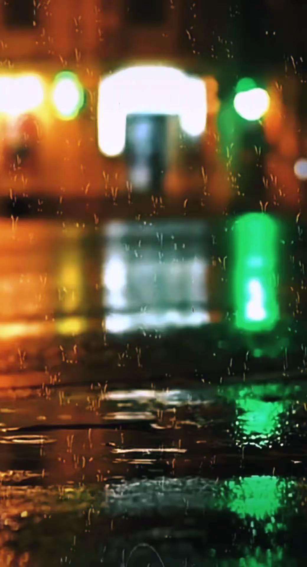 雨声在重播你模糊的姓和名 安好顺遂