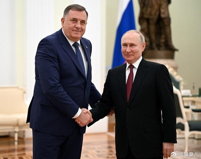 米洛拉德·多迪克将来莫斯科参加胜利日。“我将在5月9日参加莫斯科的军事阅兵，月底