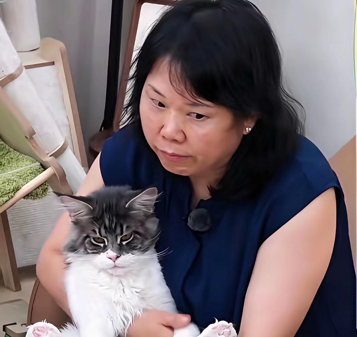 张家齐妈妈不管社交头像还是平时的姿态动作是把自己当小公主吧[允悲]
终于明白，看