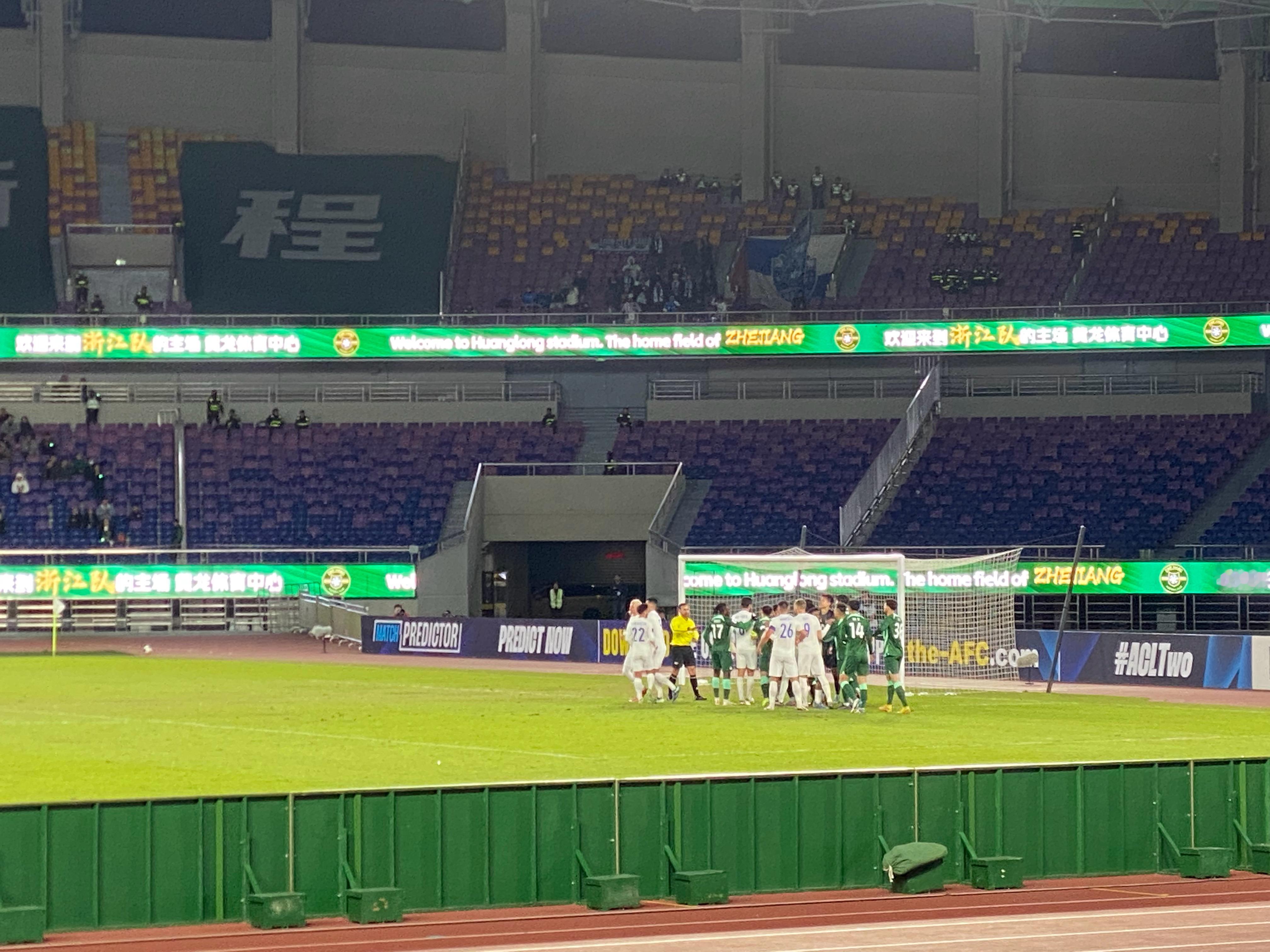上半场 浙江队0-1落后狮城水手  