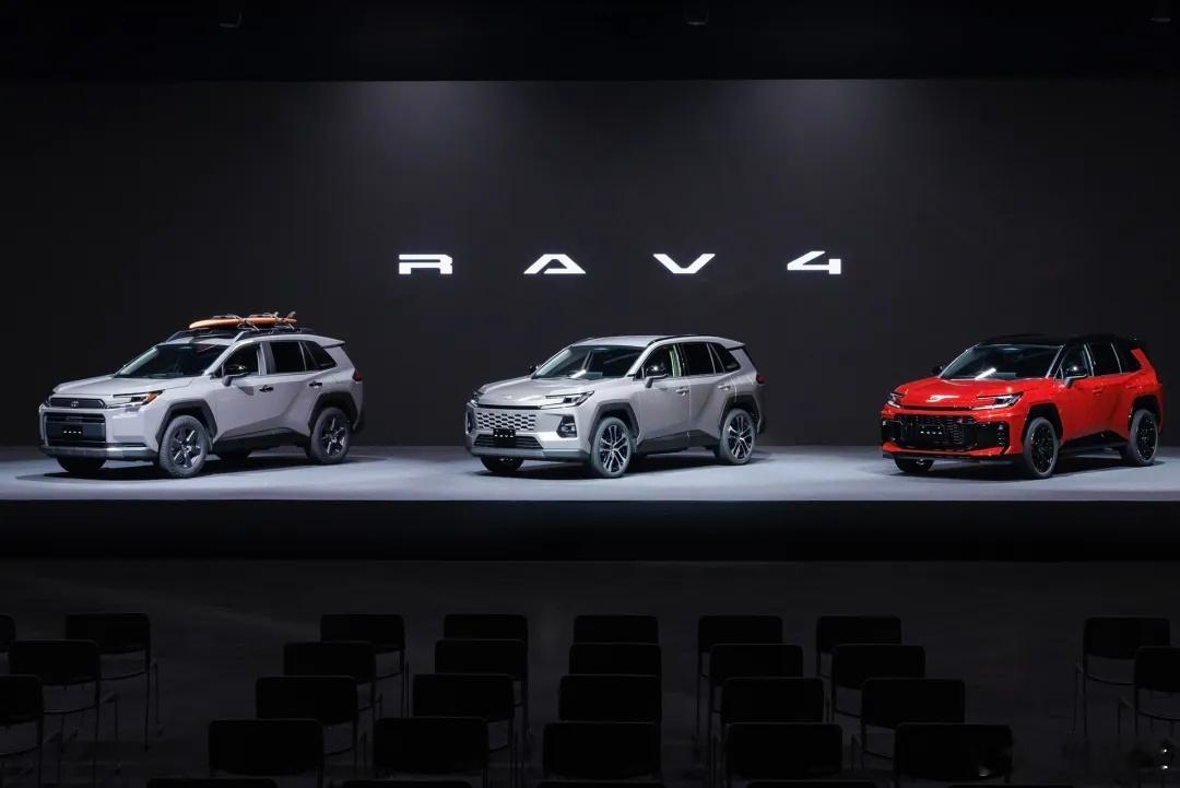 新rav4来了，我觉得好看说不上但也不丑，就看着很实用的感觉。 ​​​