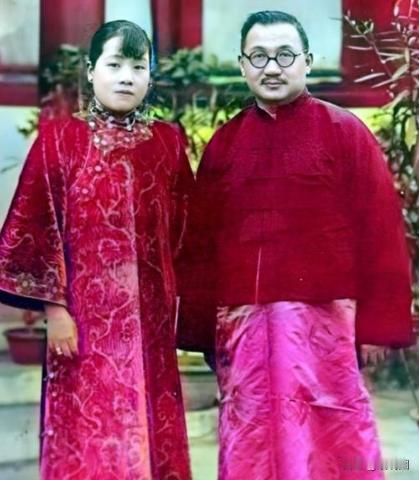 1914年，宋霭龄与孔祥熙完婚，洞房花烛夜，一伙人儿前来闹洞房，有人趁乱扯下她的