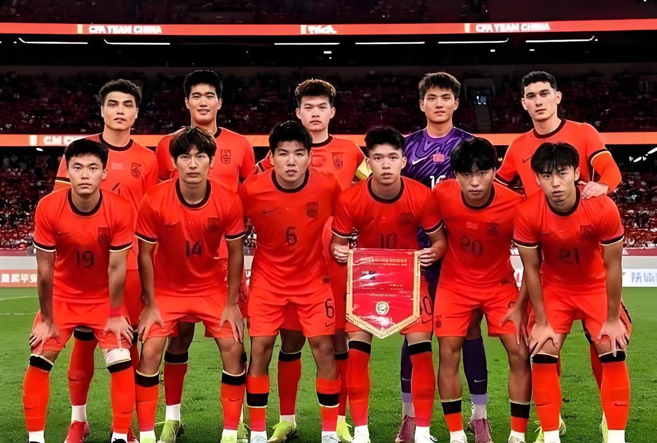 中国男足这次是真的厉害了，就连著名解说黄健翔也异常激动地称赞他们“小伙子们太棒啦