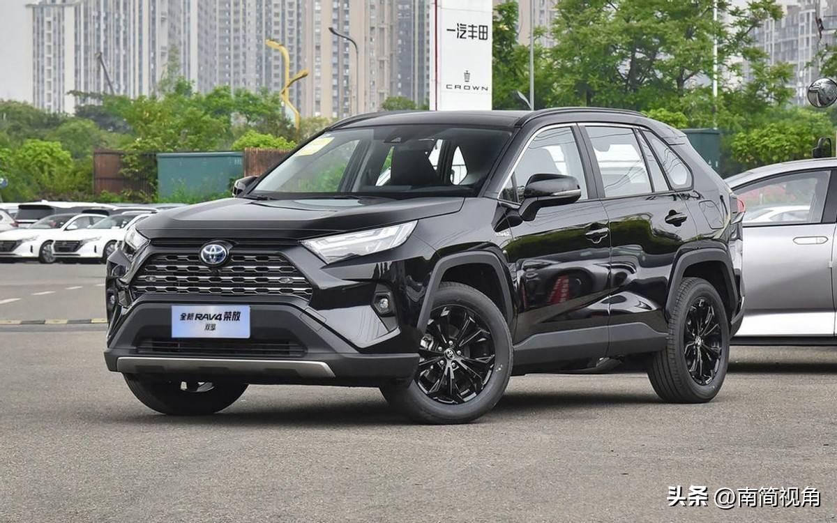 全球第六代荣放RAV4的升级主要集中在 外观、内饰、智能科技和动力系统 四大方面