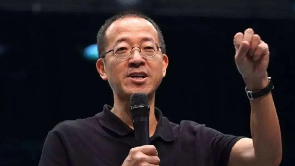 吓出一身冷汗！1998年，俞敏洪遭遇入室抢劫，被抢走220万，临走时想要把俞敏洪