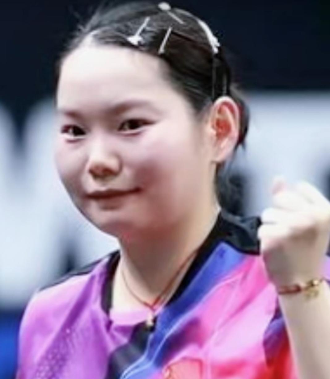 国乒女队的功勋陪练——何卓佳
★何卓佳是国乒女队的核心陪练，左膝打钢钉、手腕肌腱