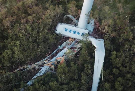 台风过后的风车｜御4Pro
广东湛江，台风“桦加沙”席卷过后，华能雷平风电场5台