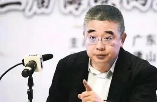 复旦大学钱文忠教授曾说：“我国社会如今面临严重问题，诚实守信、老实忠厚的孩子，到