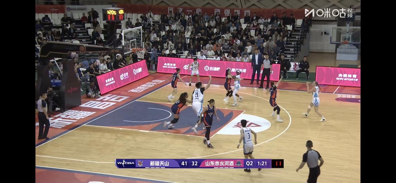 新疆女篮胜山东女篮，挺进WCBA季后赛四强
85:60
刚刚，新疆女篮在主场扳回
