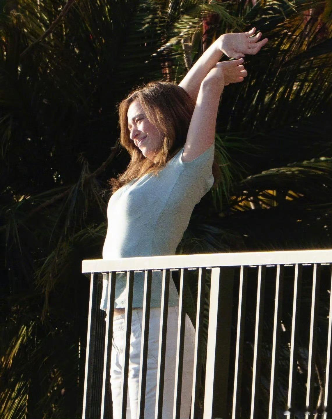 《 》续作《 》发布加拿大最新片场照！！主演之一米琪·麦迪森 亮相！！将于202