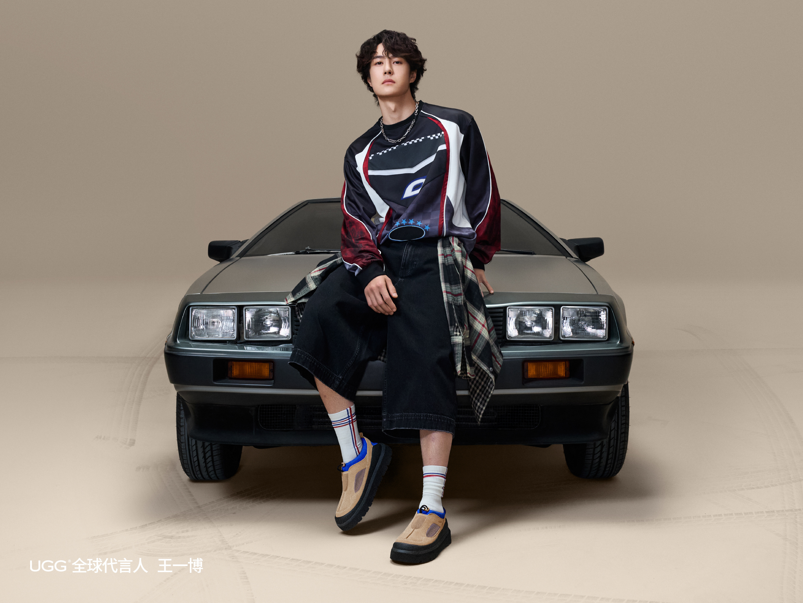王一博 in UGG全球代言人UGG 全新大片，潮酷休闲，一抹明亮春夏色彩，会穿