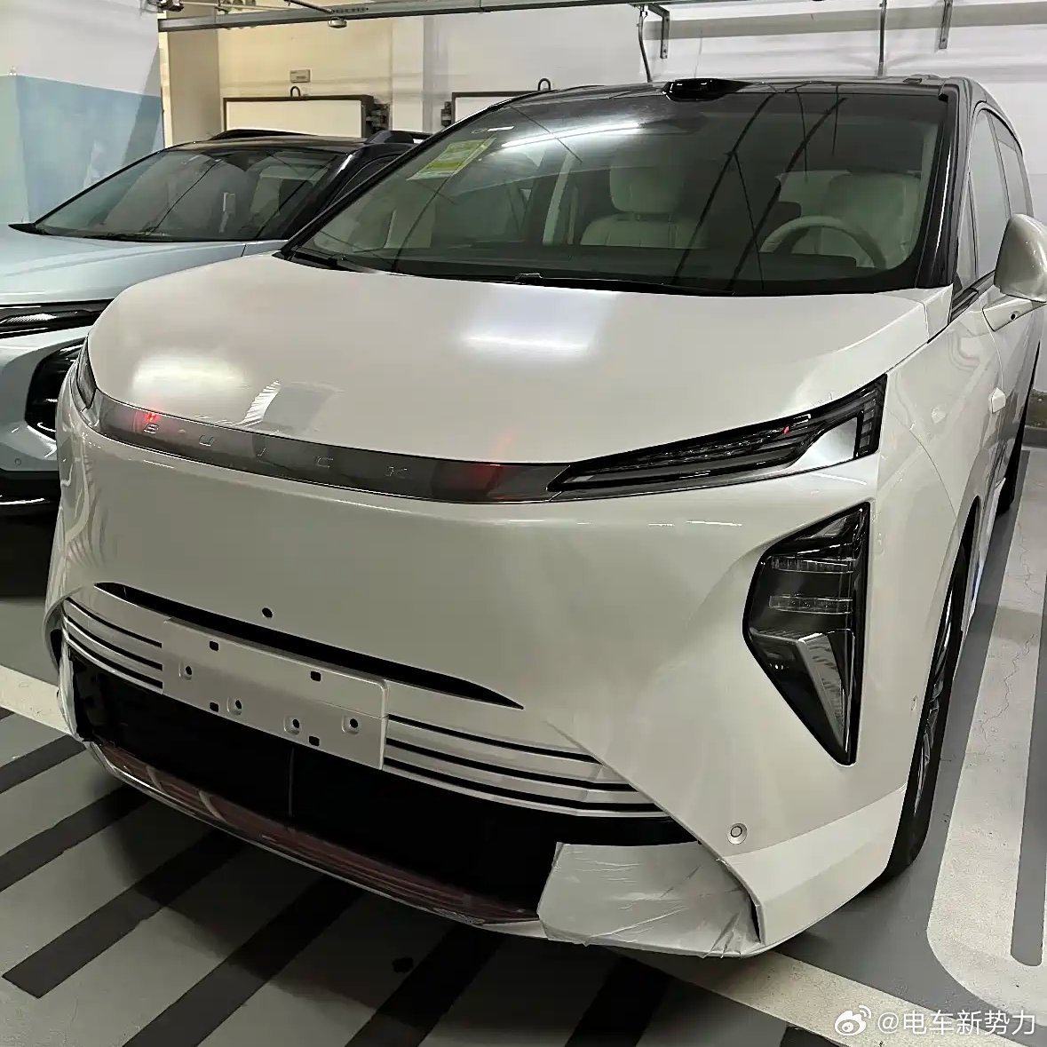 新能源大牛说 外观一眼难忘，内饰一眼豪华别克gl8