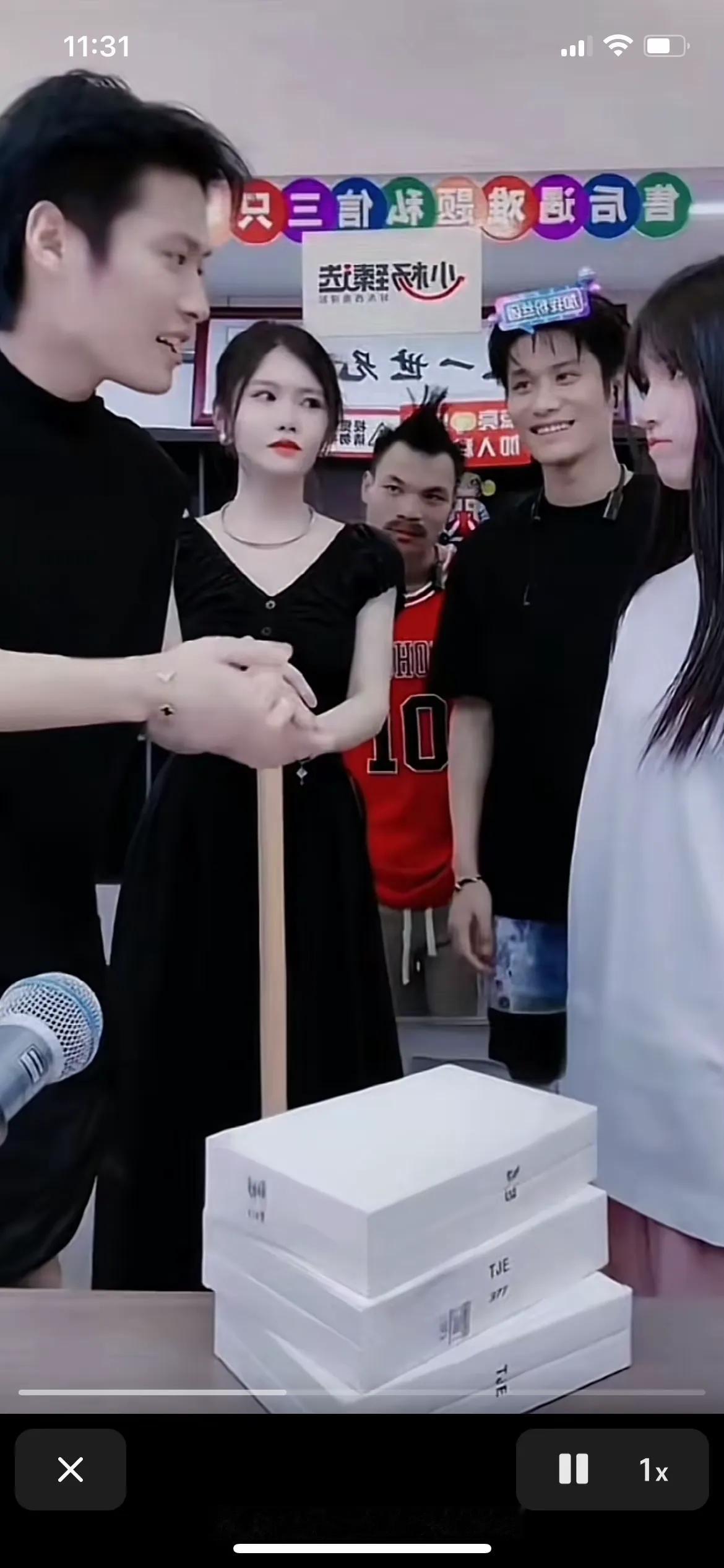 网暴小杨嫂的人，你们的三观是不是扭曲了。

沫沫知三当三，小杨嫂把他送进去了就是