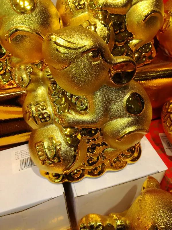 史诗级崩盘！黄金24小时连破五道大关，抄底的人全懵了
 
谁也没料到，贵金属市场