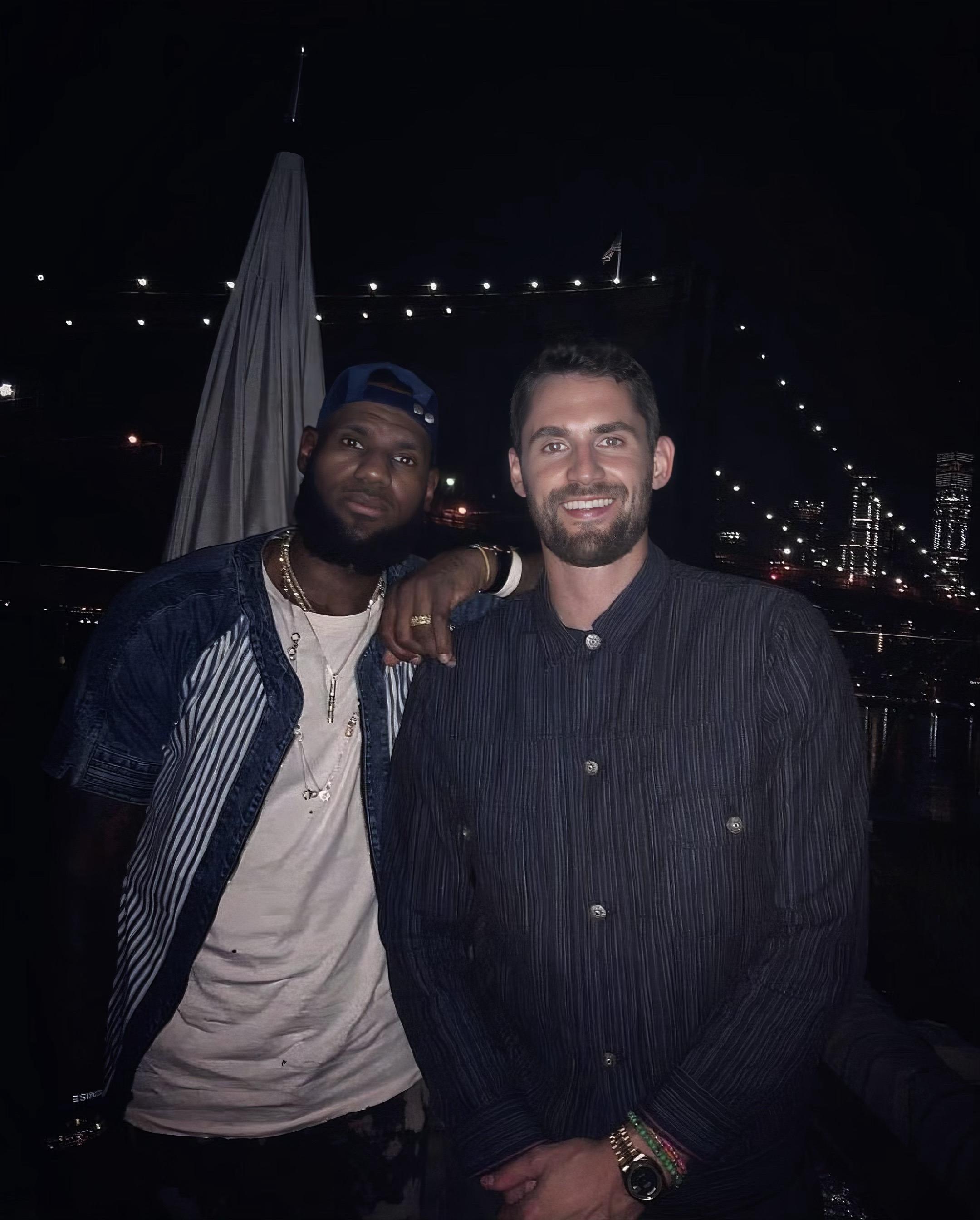 翻到过期的照片，现在看还是好怀念