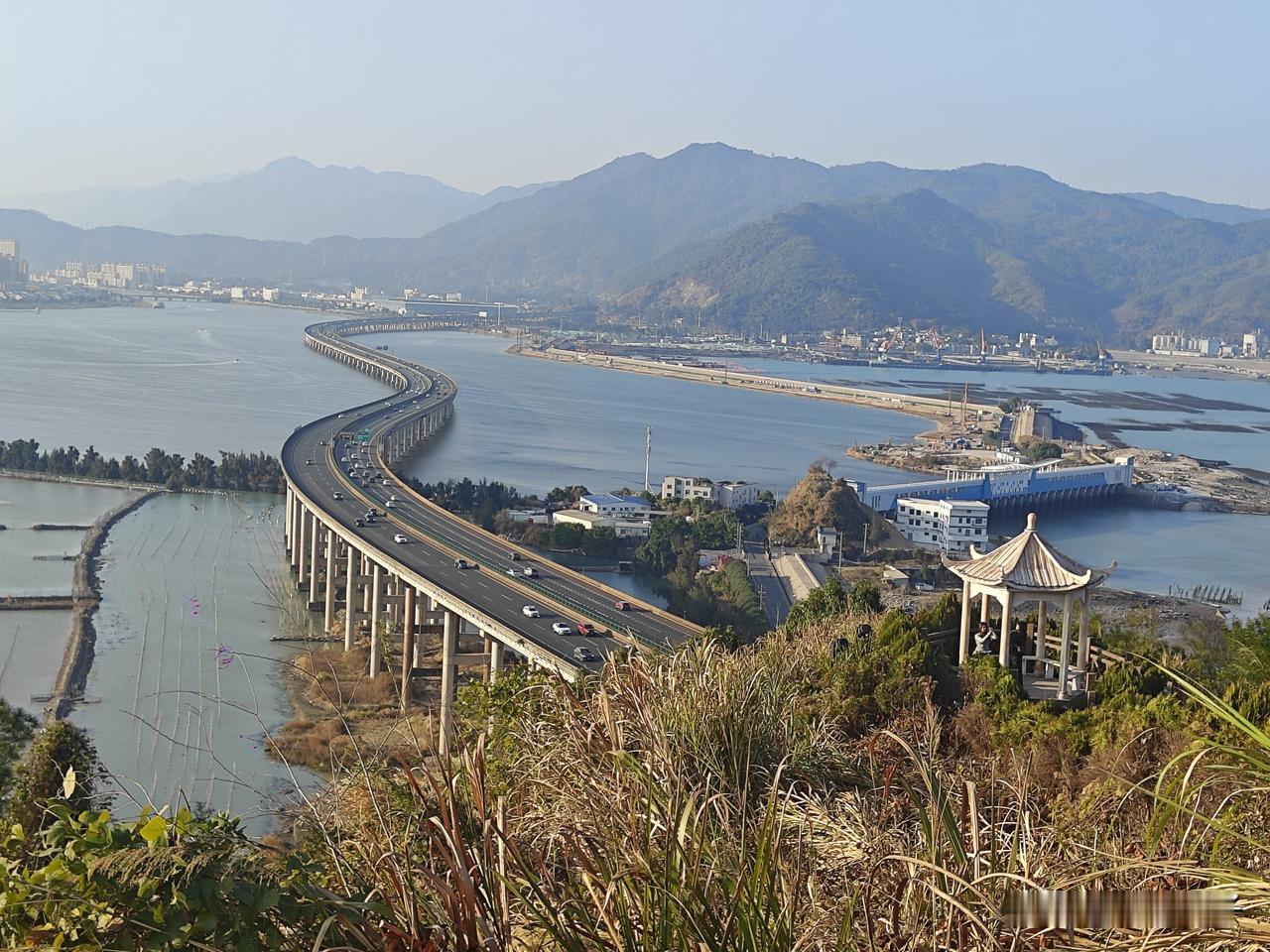 罗源县松山镇巽屿村红色主题公园，公园内有松山围垦精神展示馆和红色革命事迹、摄影基