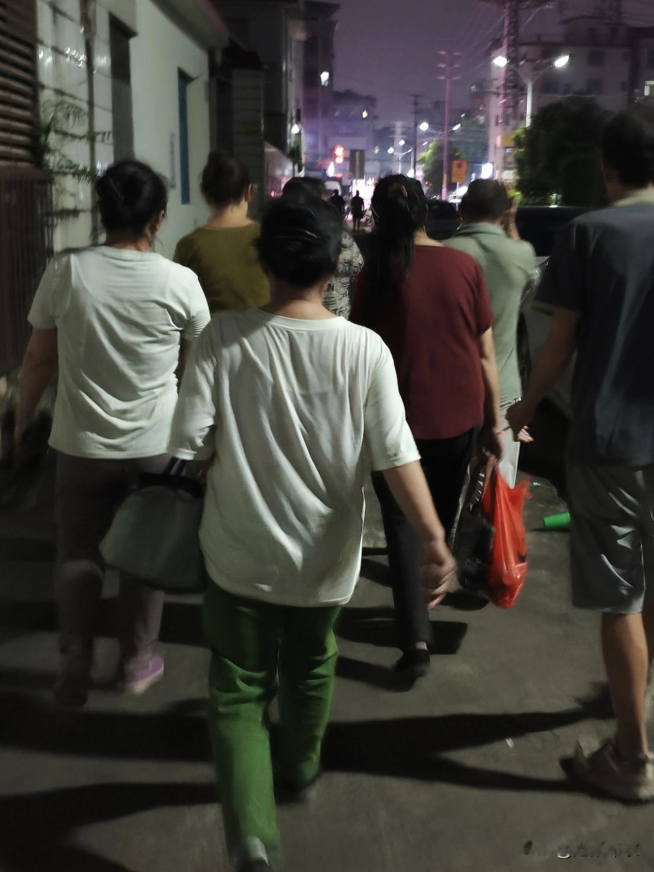 你问我答9点30分下班，多上半小时动，为何不再多加半小时班？