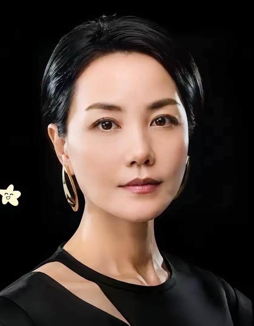 不查不知道，查了下王菲的资产，这下真得闭嘴了！
港媒曝出谢贤遗产一共1亿港元，遗