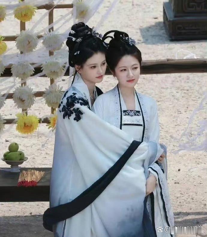 虽然女二比李兰迪更漂亮，但女主的气场和气质只有李兰迪能驾驭 