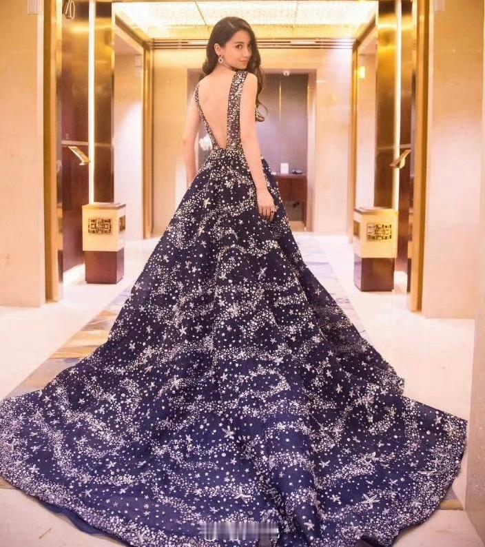 我知道第一个发出发图的是鼻姐 