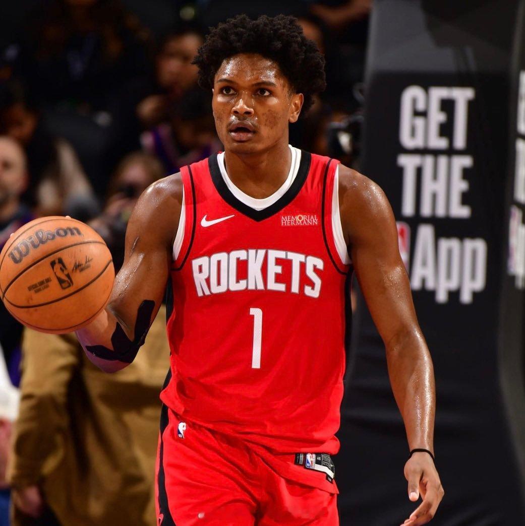 斯通谈阿门出任控卫：“我们对阿门的表现很满意，我对球队现状感到欣慰。这些年轻球员