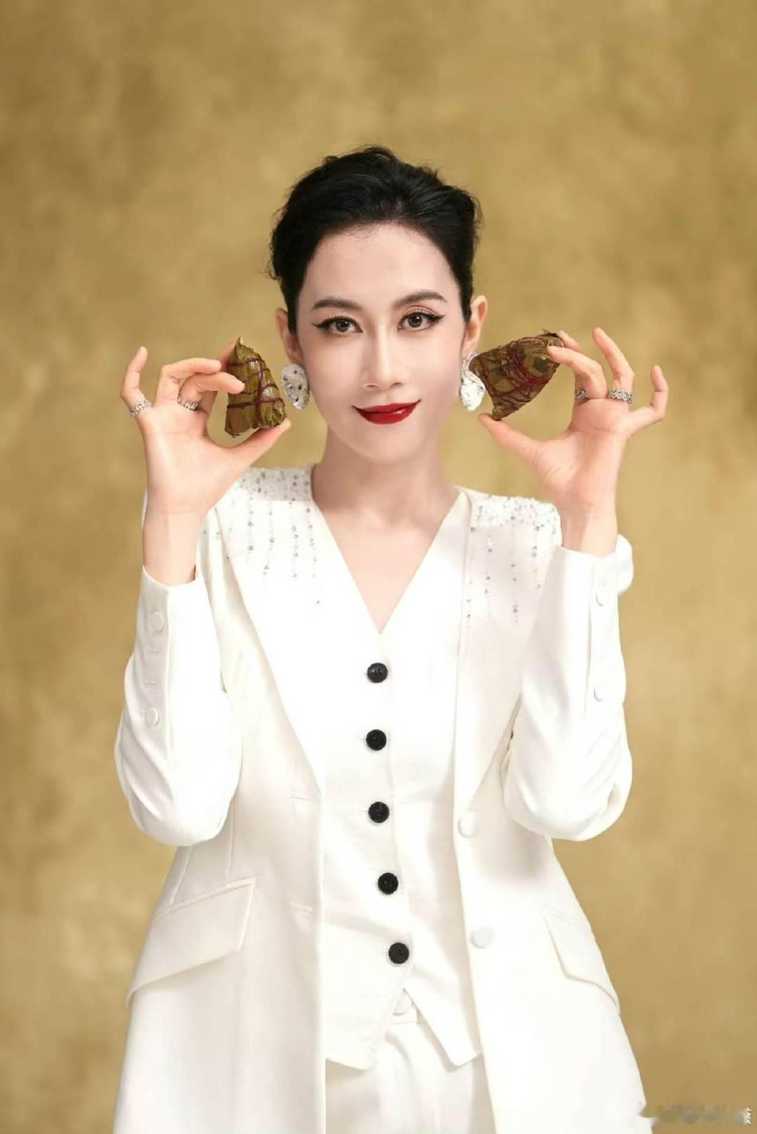 温峥嵘浪姐这个舞台值得尊敬 浪姐直播浪姐直播温峥嵘真诚发言，懂得敬重舞台珍惜姐妹