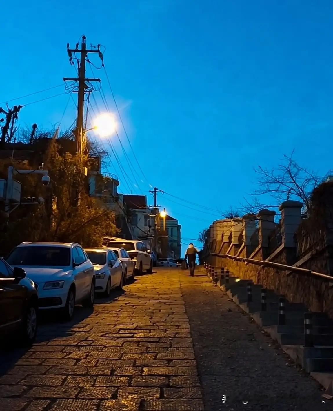 大伙儿可得提前做好心理准备了，从明天开始，没事尽量别往外跑！

因为1月8号到1