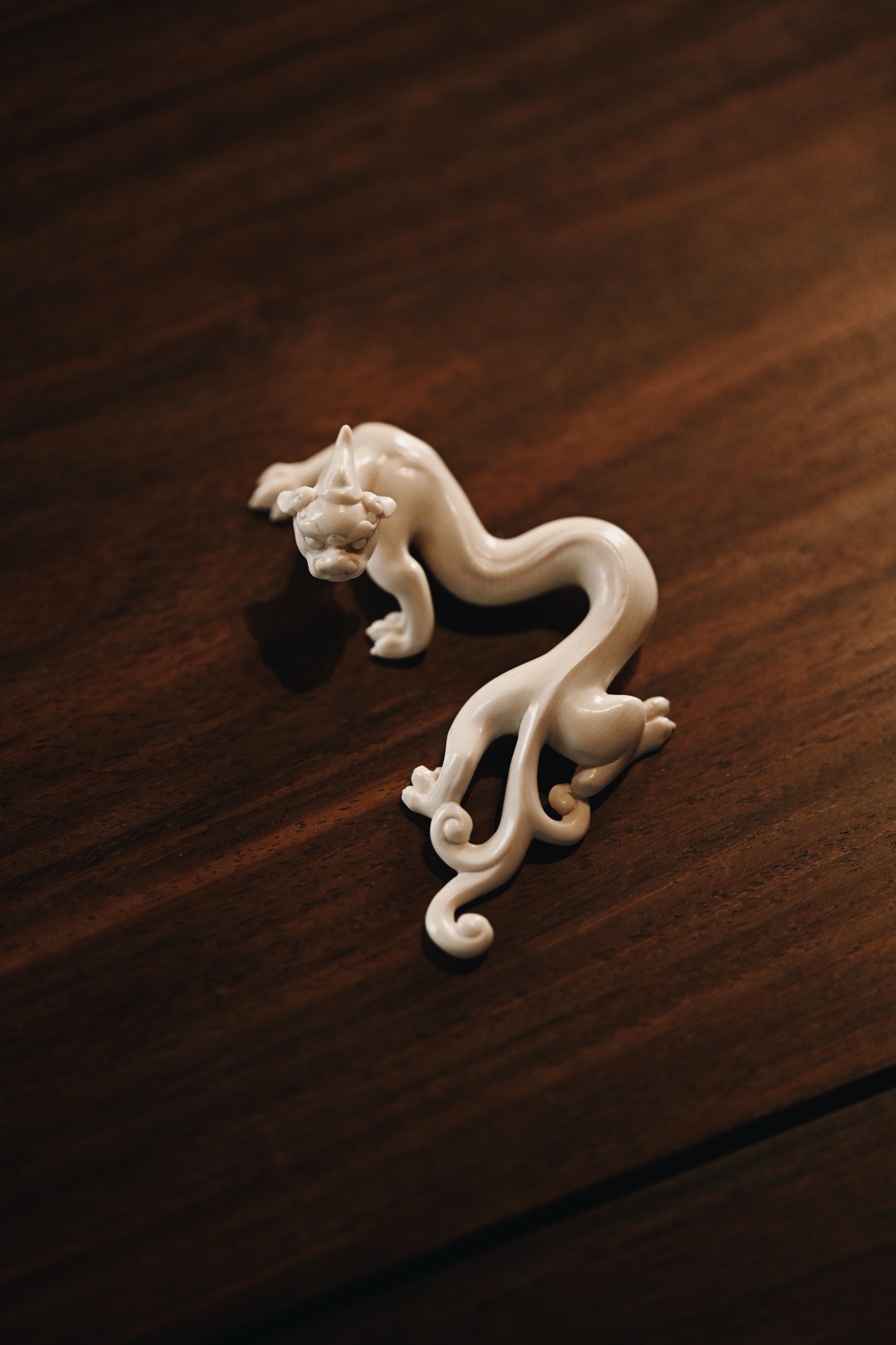 猛犸 | 螭龙 雅玩料质细腻，螭龙身姿虬曲，目光如炬，气势磅礴，形态古拙，得古之