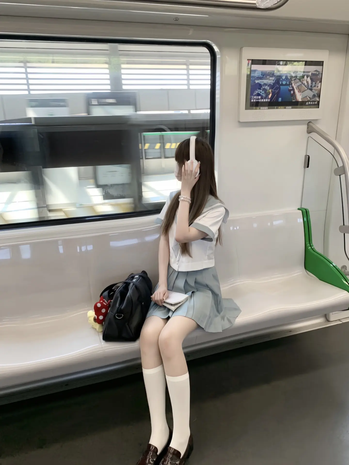 你看向镜头的瞬间 会记很久很久