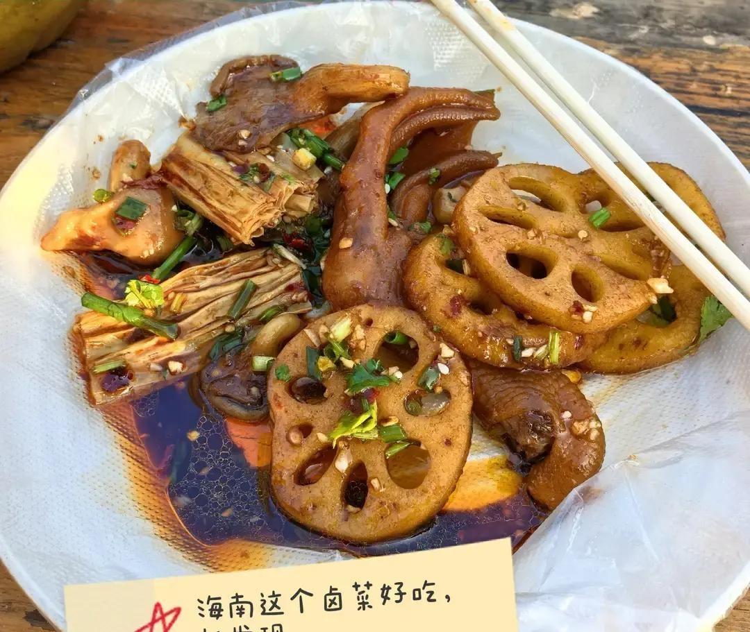 秋韵的英子昨天在大姐家吃饭，一眼瞄到阳台洗衣机被木头盒子包得服服帖帖，上头还能塞