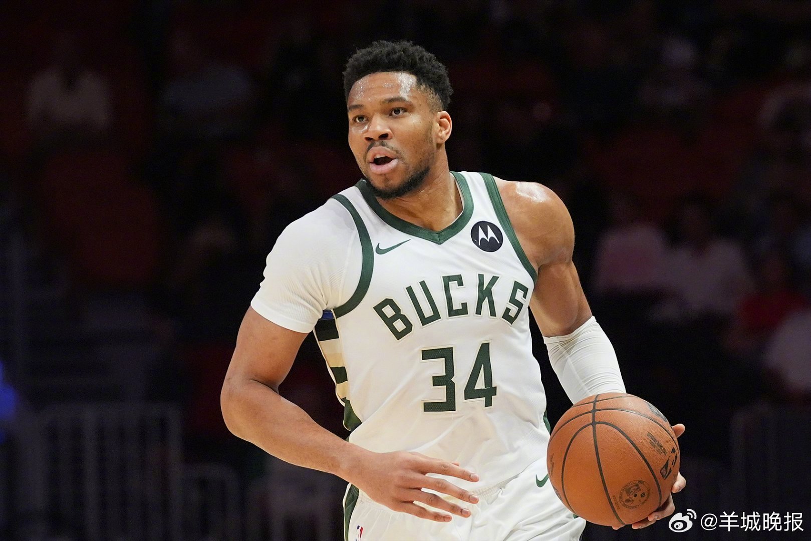 【NBA今夏首个重磅交易达成 #字母哥被交易至热火#】北京时间6月23日，NBA