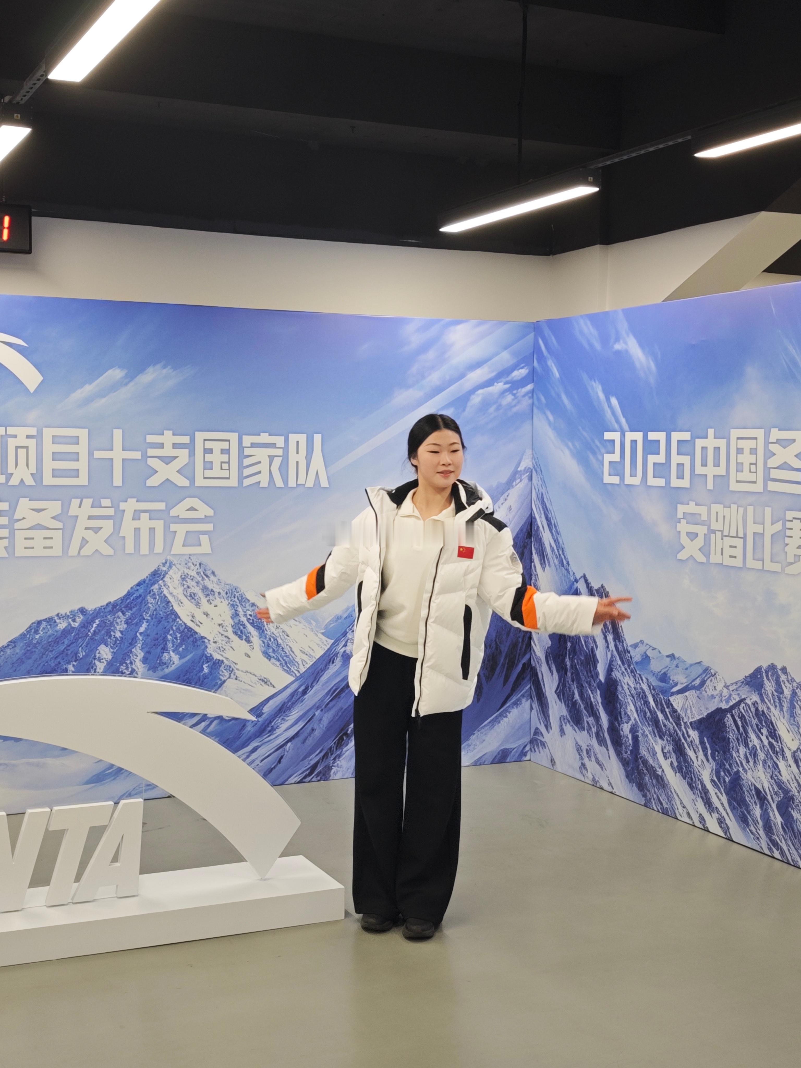 安踏助力十支中国国家队征战米兰爱运动中国有安踏2026年米兰冬奥会的脚步已越来越