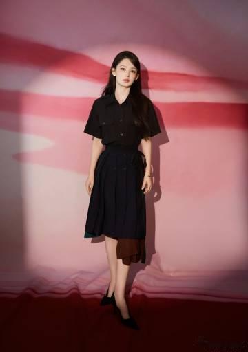 李沁Prada彩色拼接衬衫裙 李沁Prada彩色拼接衬衫裙真的是非常的不错的呀，