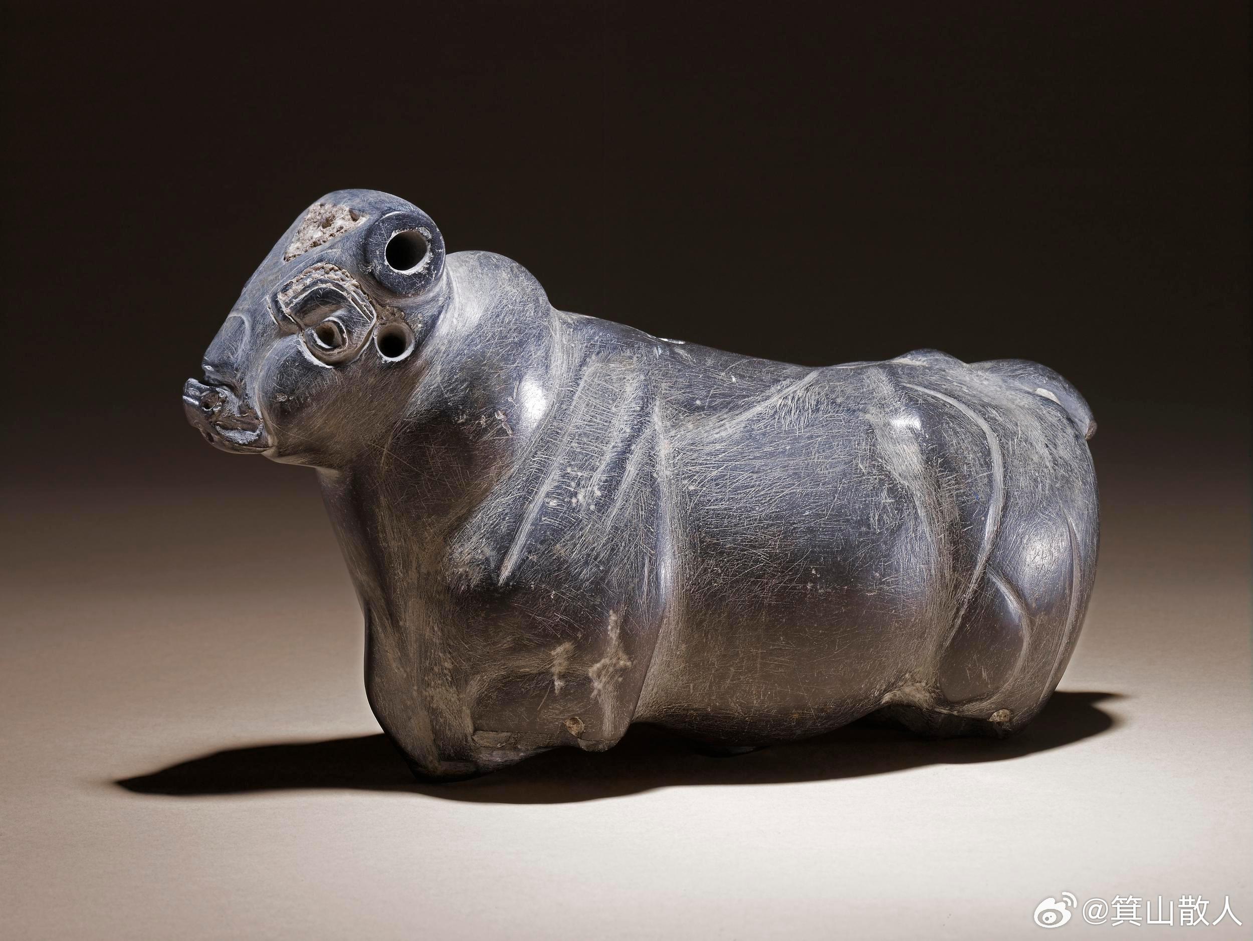 公牛雕像苏美尔 乌鲁克晚期（公元前3300-3000）据传出土于拉尔萨地区石灰岩