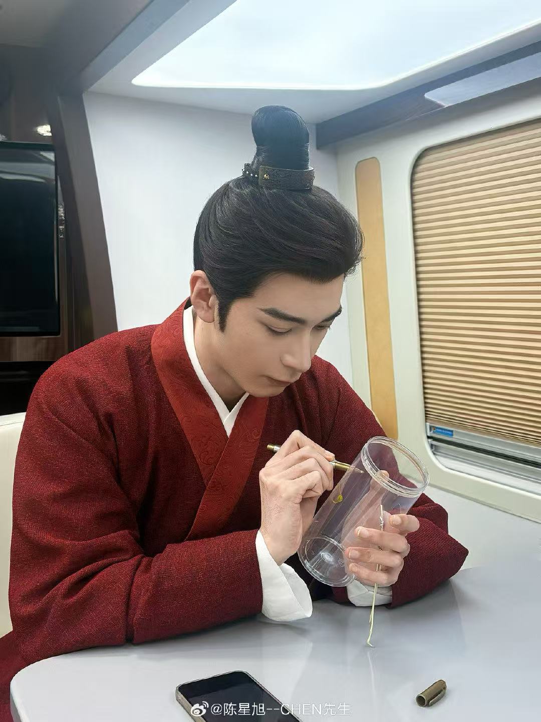 陈星旭元宵营业陈星旭元宵饺子都要吃 3月3日，元宵节晒照营业，并配文“来一碗糯叽