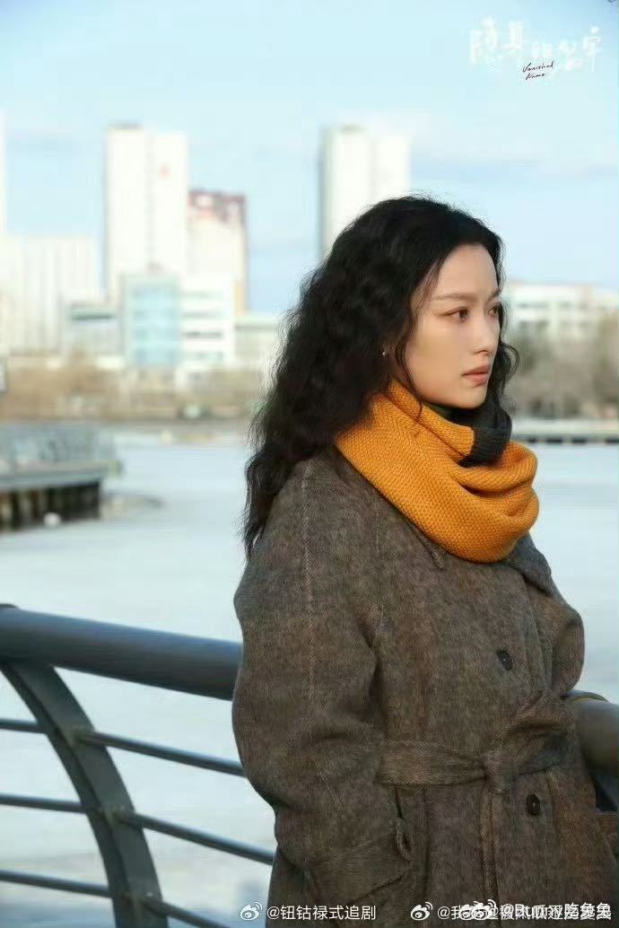 倪妮演技好像开挂了在《隐身的名字》里，倪妮真正做到了用演技说话。她没有用力过猛的