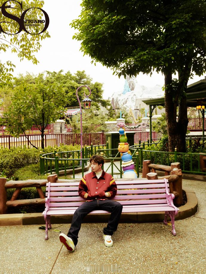 王一珩一起来童话世界玩呀  王一珩港迪随拍9宫格  看王一珩的港迪随拍9宫格，童