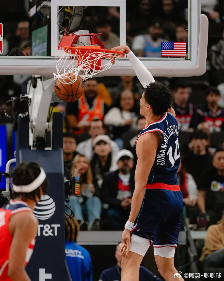 北京时间1月15日，NBA常规赛继续进行，洛杉矶快船队（17胜23负）继续反弹延