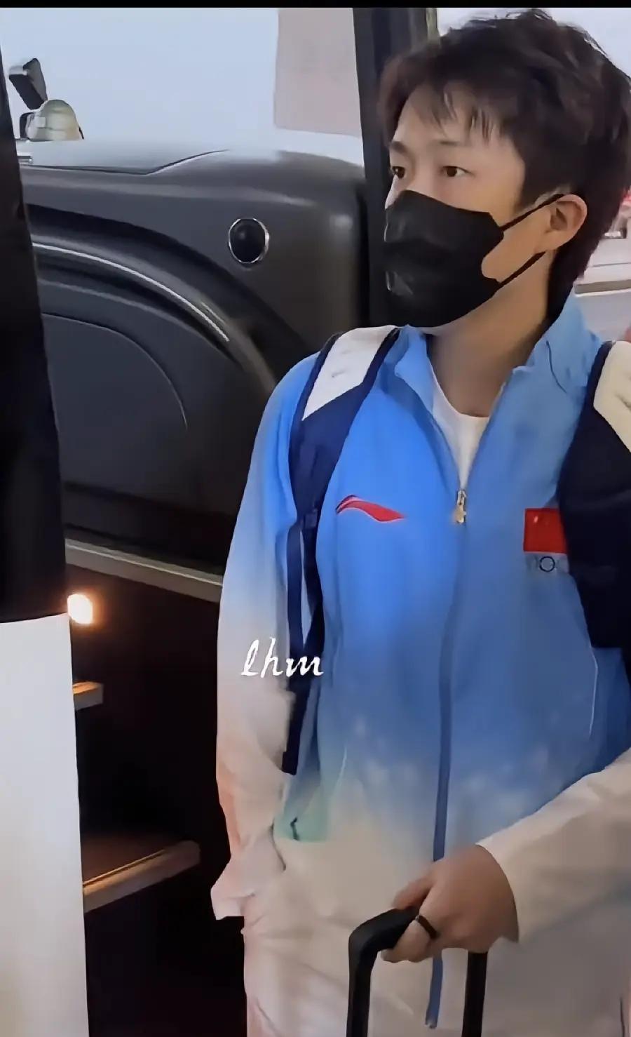清晨出发！国乒全队出征名古屋，王楚钦孙颖莎压阵，新人能否一战成名？

清晨六点，