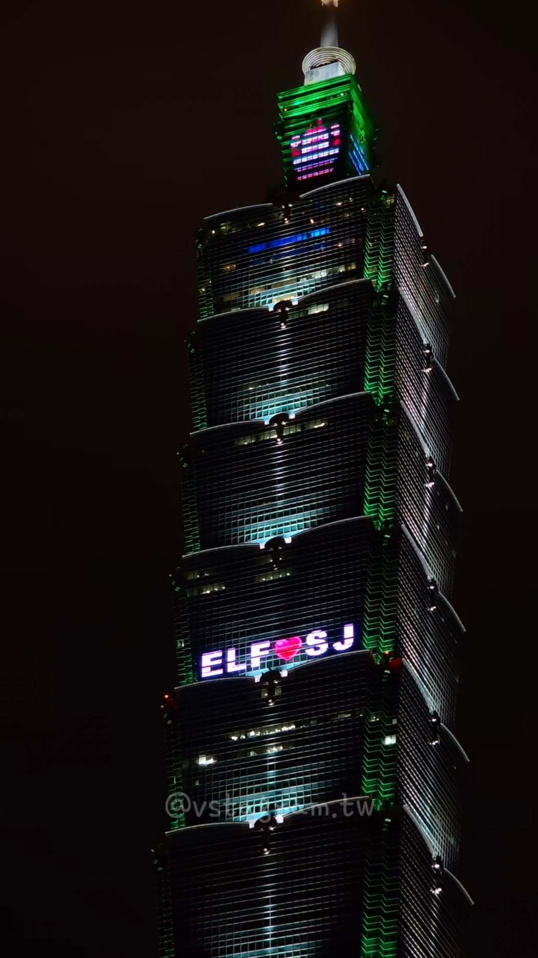 “CB百蓝_。251226利特 ins story更新： 