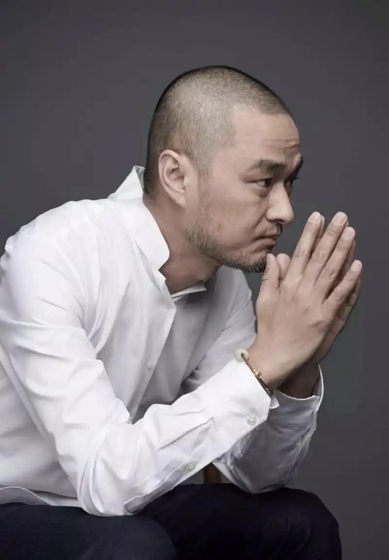 “身家8个亿”的北京协和医学博士冯唐，语出惊人：“越老越发现，人生第一件要紧事是