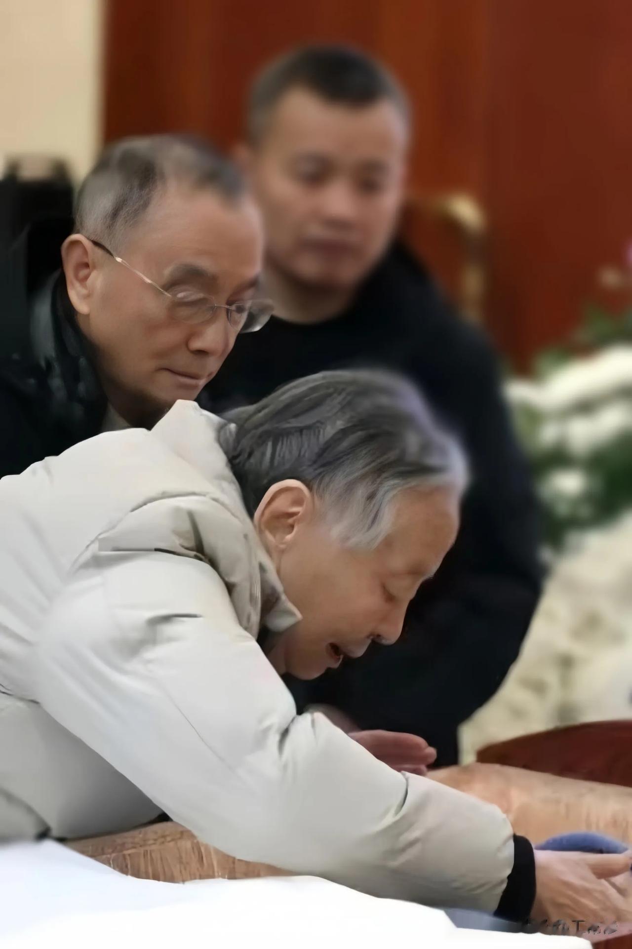 一九七三，孙氏有女，生于大都，维之厉，善使铊毒，故号铊毒居士，诛人于无形。

其