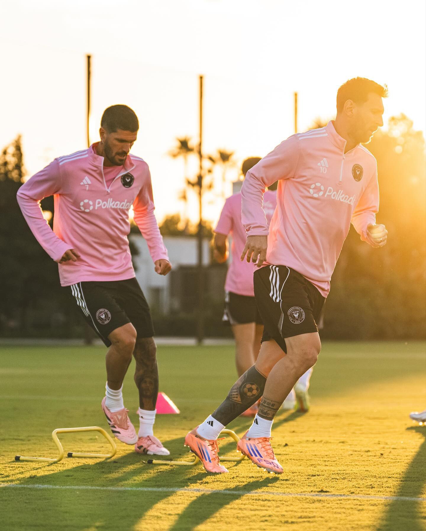 今日份随队训练的梅西