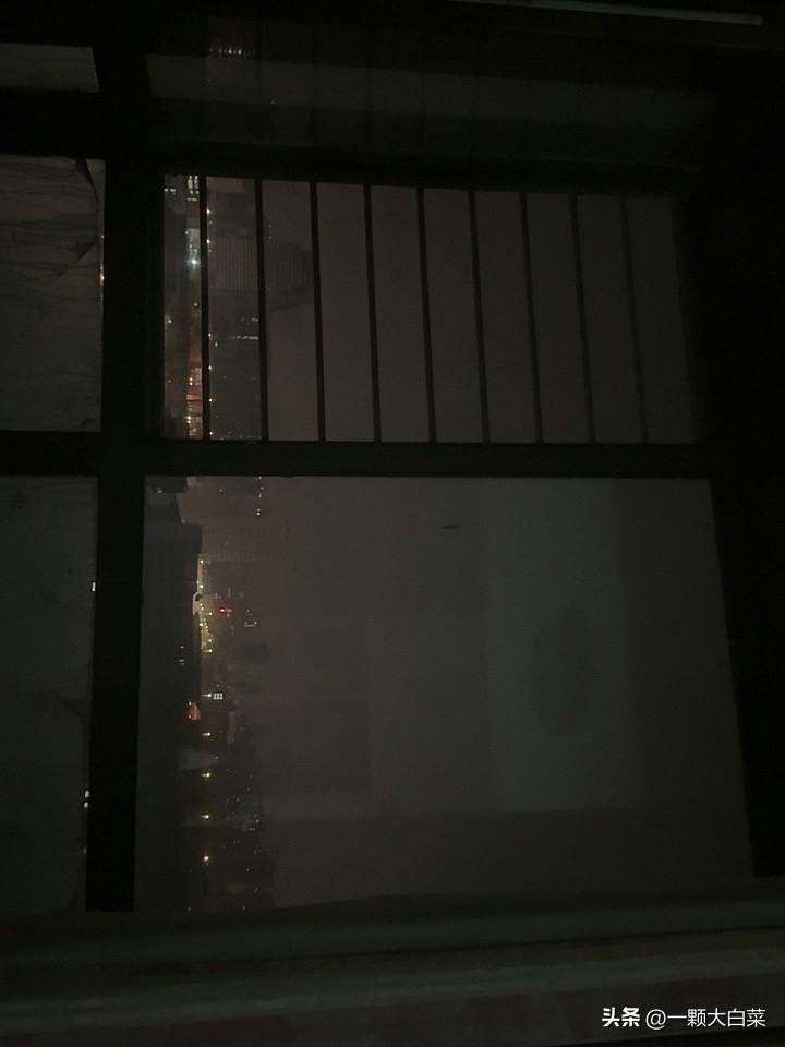 小白兔白又白，两只耳朵竖起来；
割完动脉割静脉，一动不动真可爱！